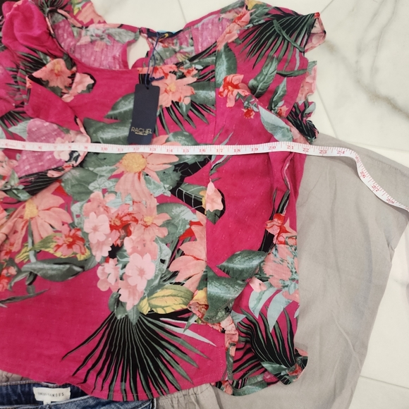 [ Rachel Roy] Women's,size XL new with tags CUTEST TROPICAL/ FLORAL BLOUSE🌺💠🌸 - Picture 9 of 16